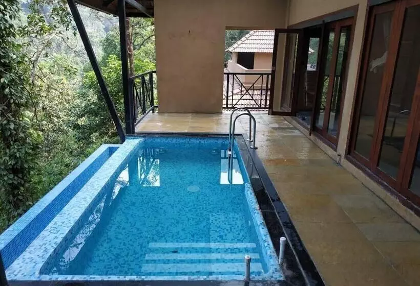 Silent Creek Resort