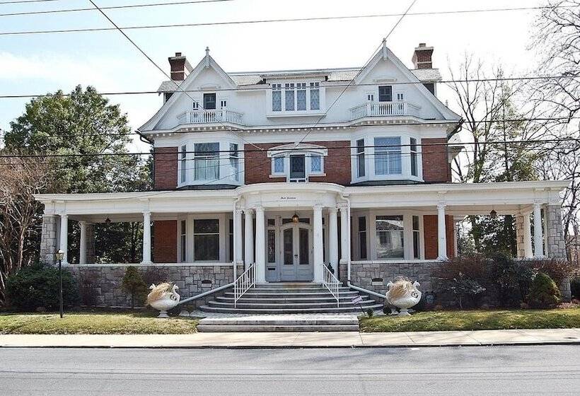 مبيت وإفطار The Albanus Phillips Inn