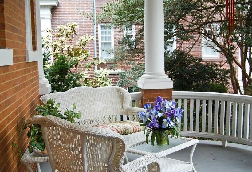 مبيت وإفطار The Albanus Phillips Inn