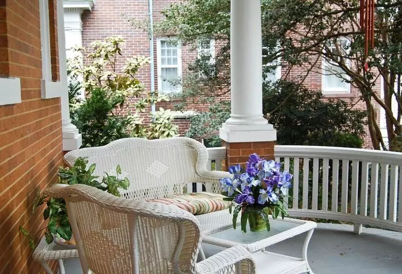 Aamiaismajoitus (B&B) The Albanus Phillips Inn