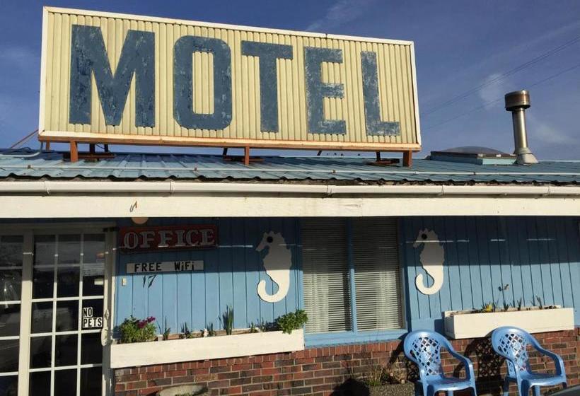 Chris By The Sea Motel