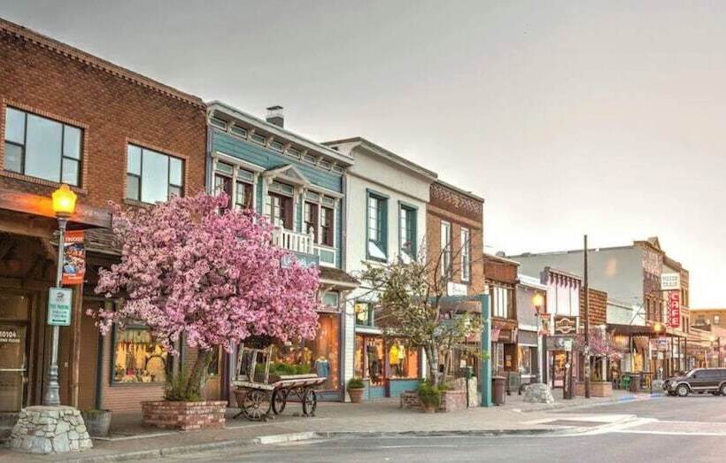 צימר Donner Lake Inn