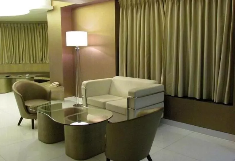 ホテル Cocoon Luxury Business