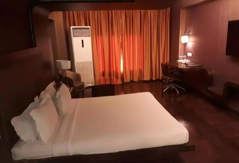 ホテル Cocoon Luxury Business