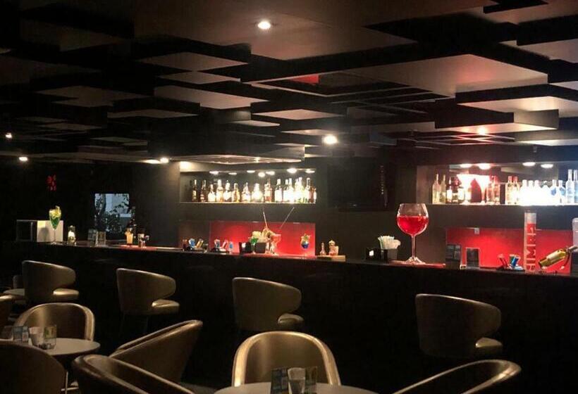 酒店 Cocoon Luxury Business