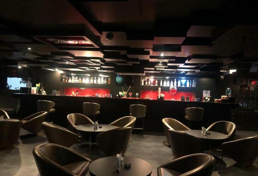 酒店 Cocoon Luxury Business