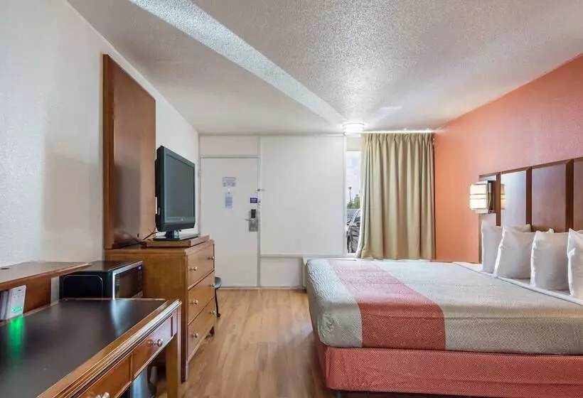 Motel 6 Van Buren, Ar I  40