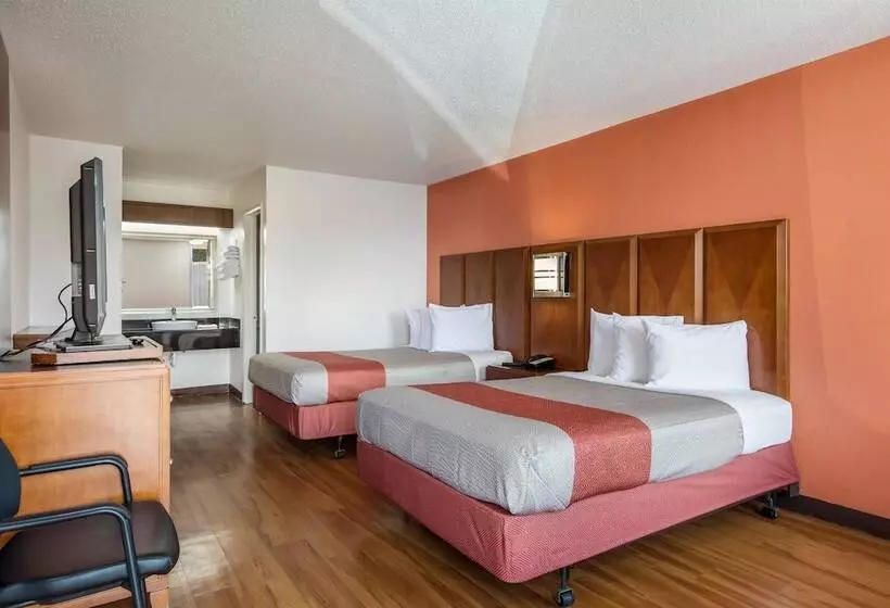 Motel 6 Van Buren, Ar I  40