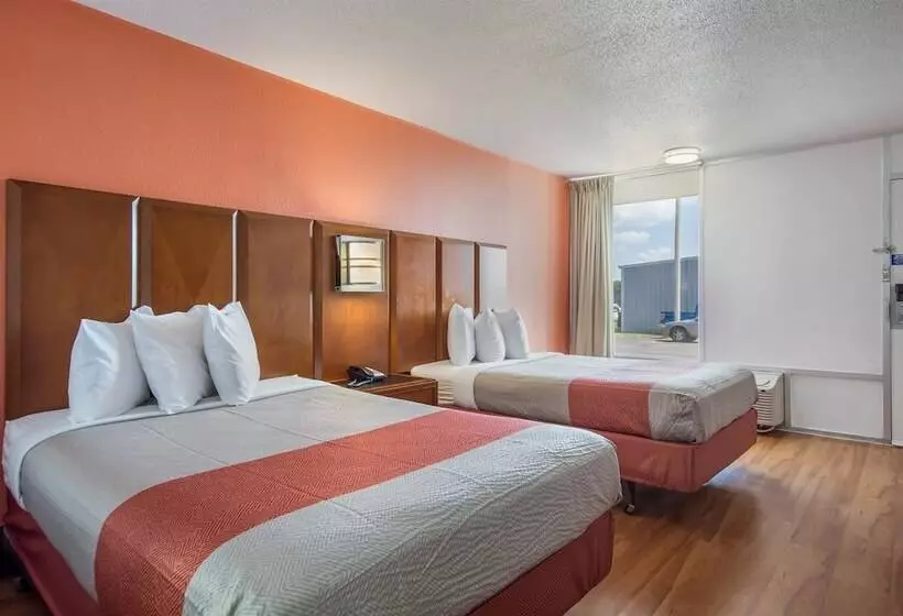 Motel 6 Van Buren, Ar I  40
