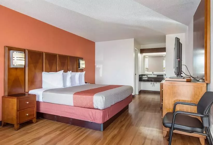 Motel 6 Van Buren, Ar I  40