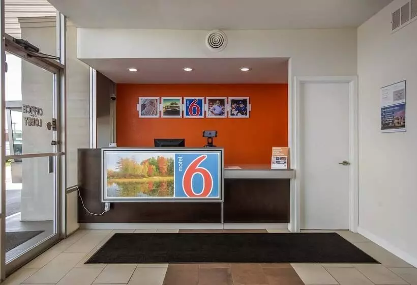Motel 6 Van Buren, Ar I  40