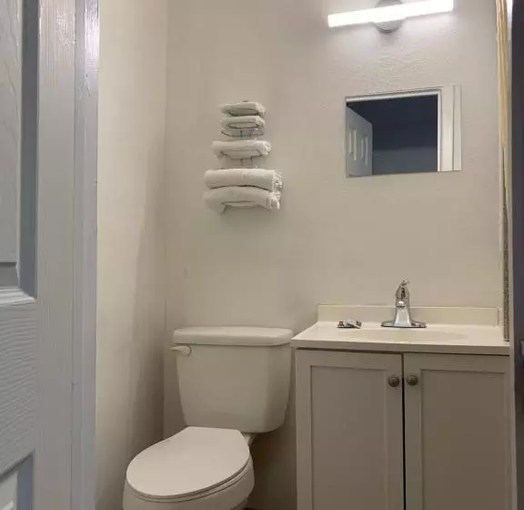 モーテル Budget Inn