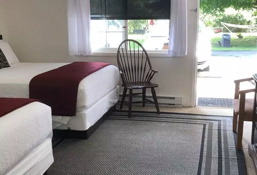 モーテル Cardinal Inn