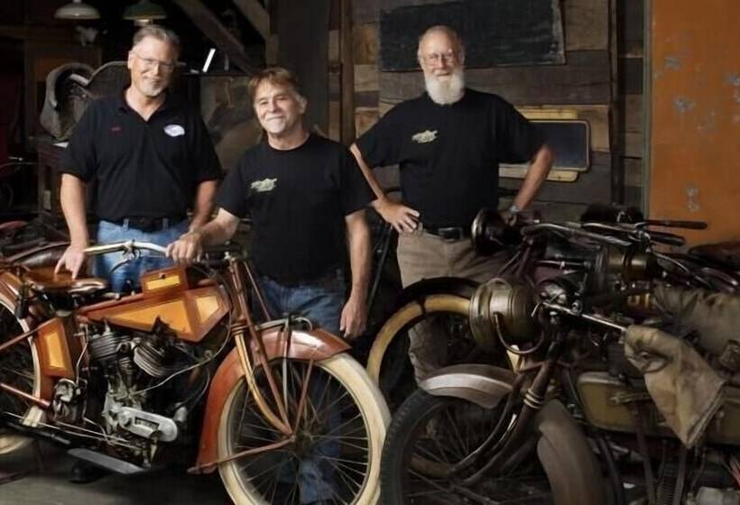 فندق على الطريق Cardinal Inn