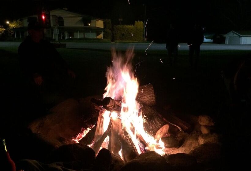 فندق على الطريق Cardinal Inn