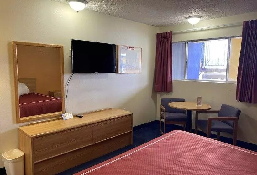 モーテル Econo Lodge