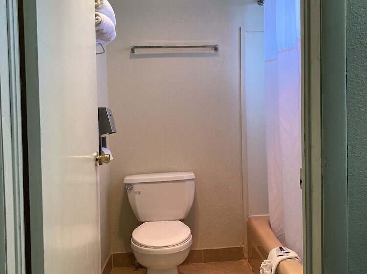 Мотель Econo Lodge