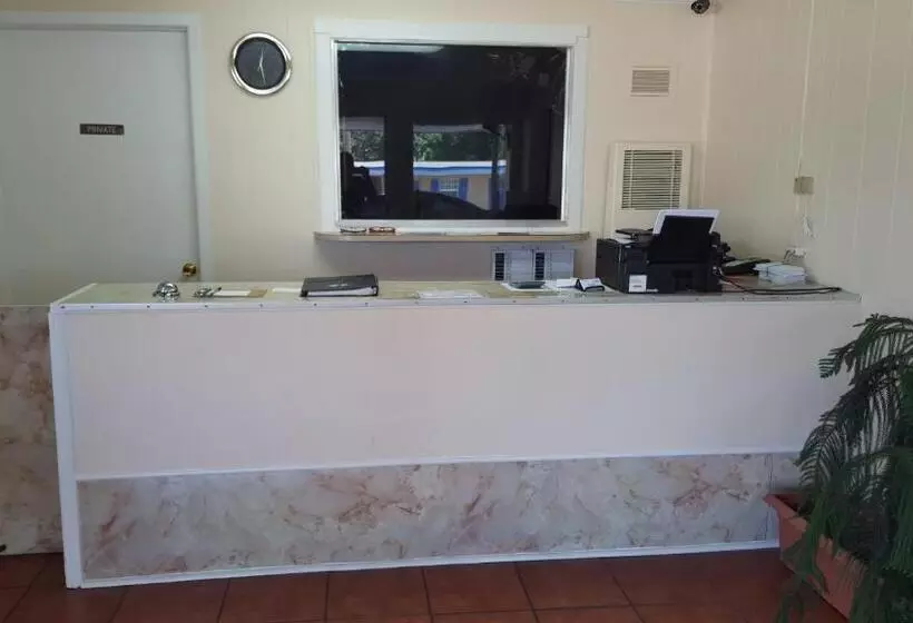 Motelli Royal Inn