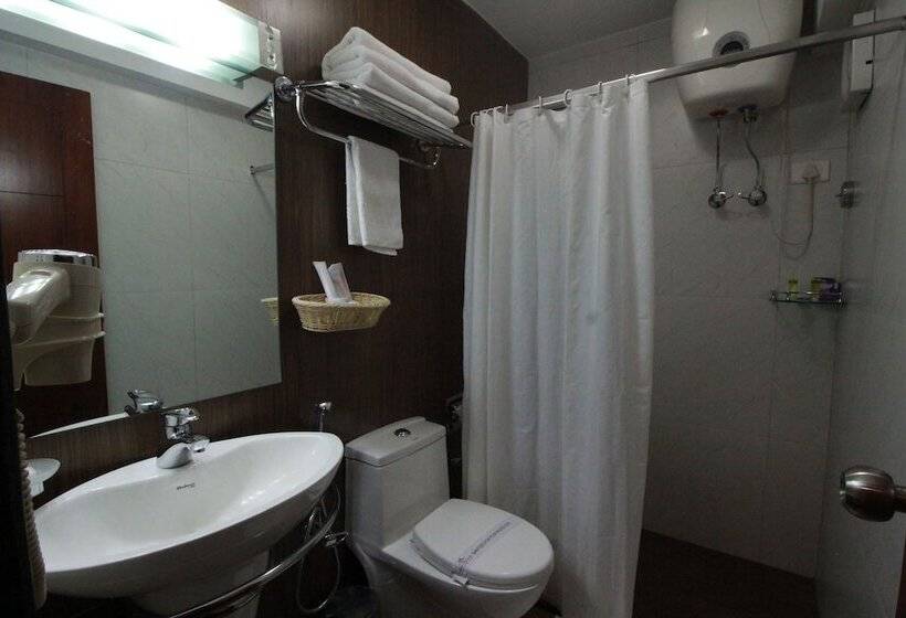 渡假胜地  Mount Siniolchu