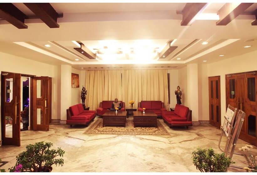 渡假胜地  Mount Siniolchu