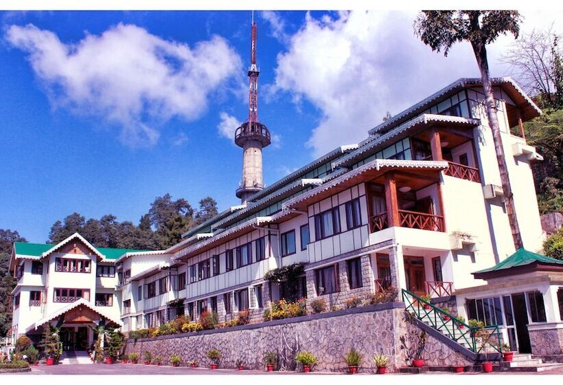 渡假胜地  Mount Siniolchu