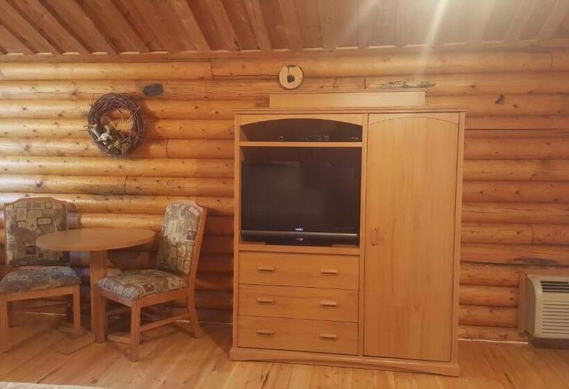 Riverfront Motel & Cabins