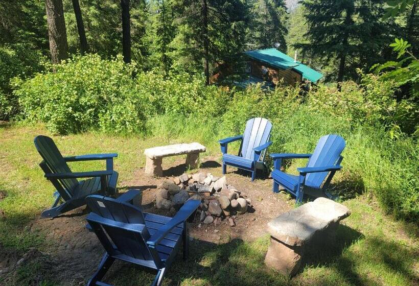 Riverfront Motel & Cabins