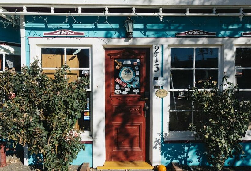 The Hostel California