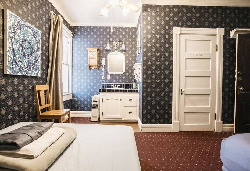 The Hostel California