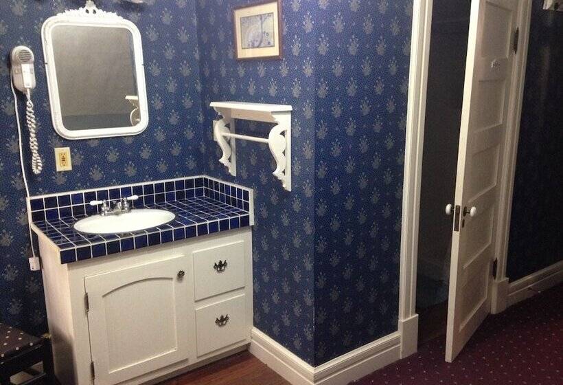 The Hostel California