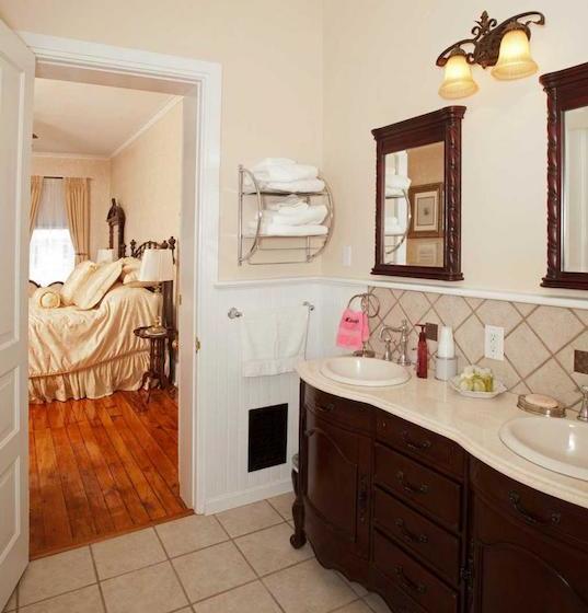 Abigail House Bed And Breakfast