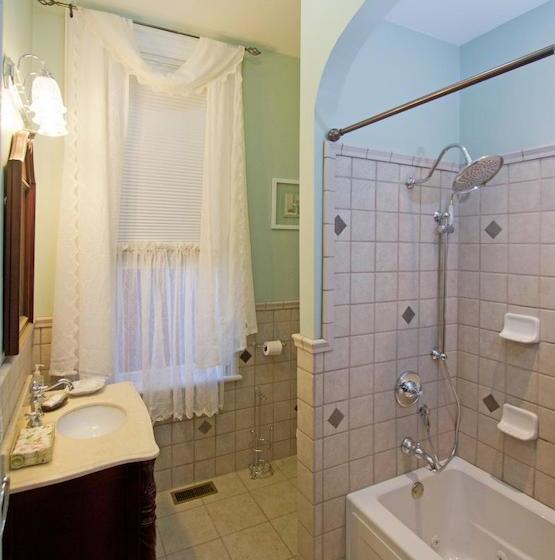 Abigail House Bed And Breakfast