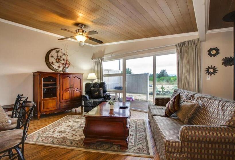 Beachwood Condos & Resort