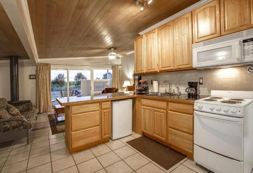 Beachwood Condos & Resort