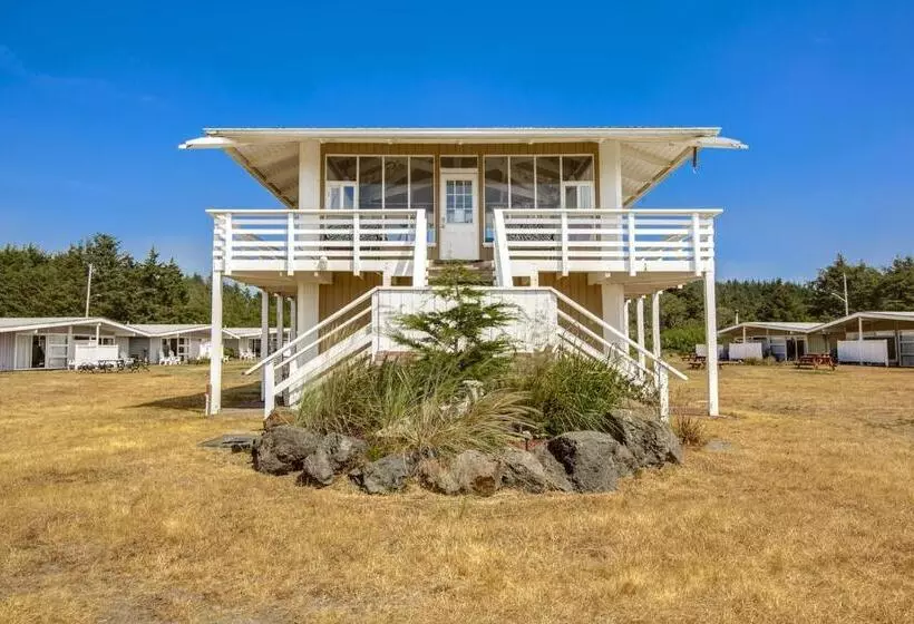 Beachwood Condos & Resort