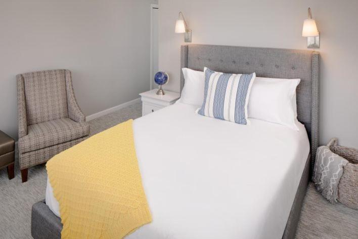 צימר Inn At Harbor Hill Marina