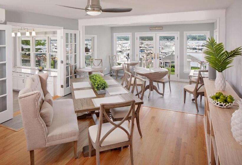 צימר Inn At Harbor Hill Marina
