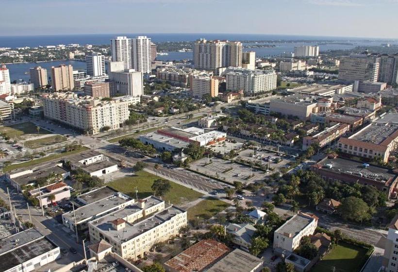 تختخواب و صبحانه Palm Beach Hibiscus Downtown