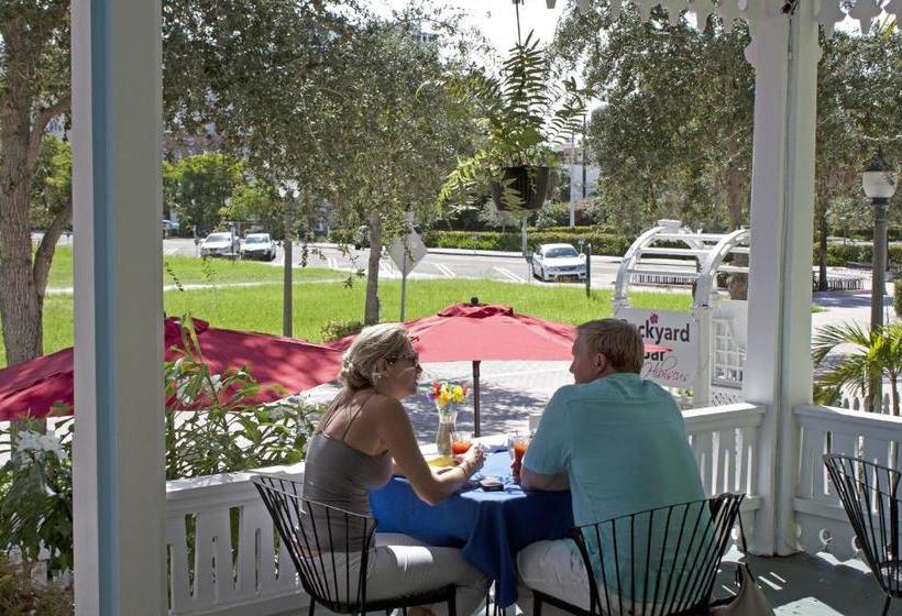 تختخواب و صبحانه Palm Beach Hibiscus Downtown