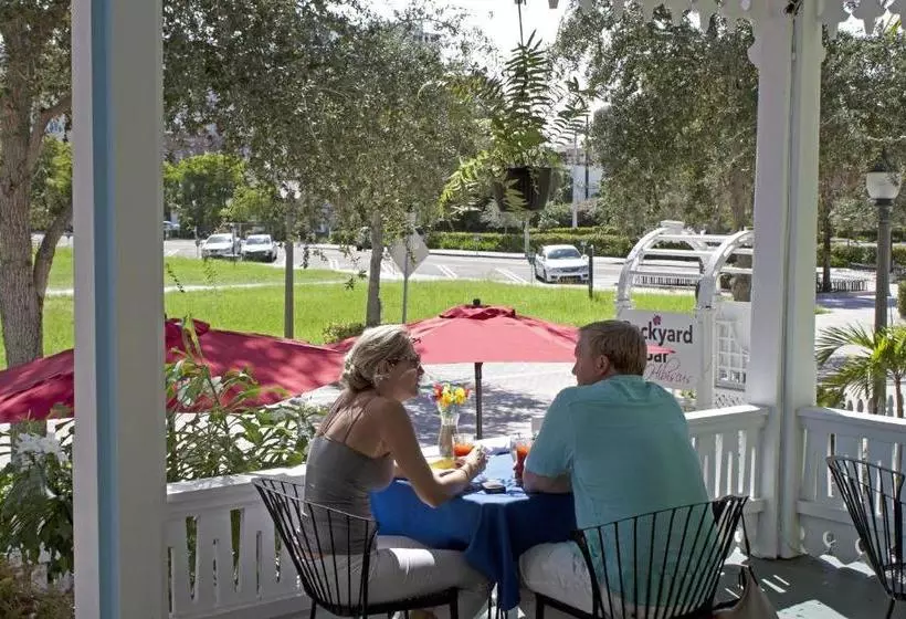 تختخواب و صبحانه Palm Beach Hibiscus Downtown