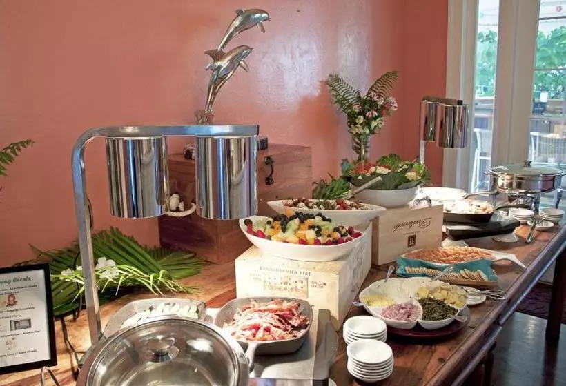 تختخواب و صبحانه Palm Beach Hibiscus Downtown