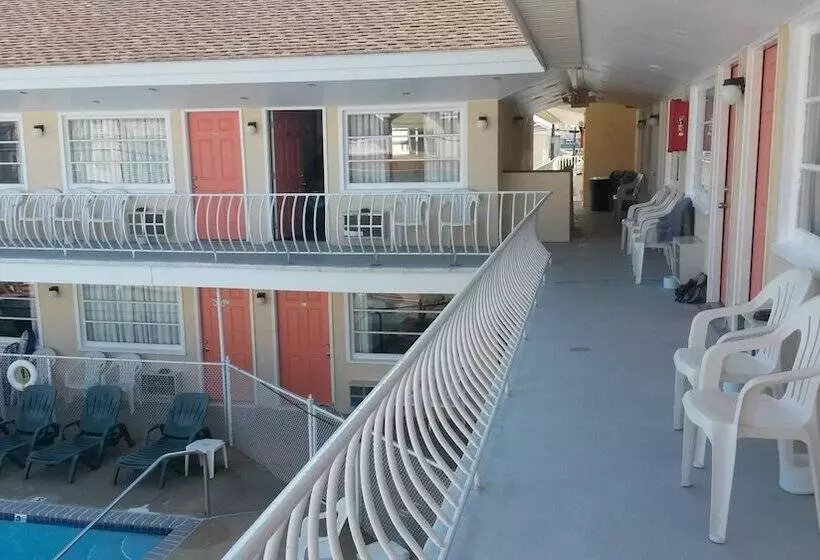 Blue Water Motel