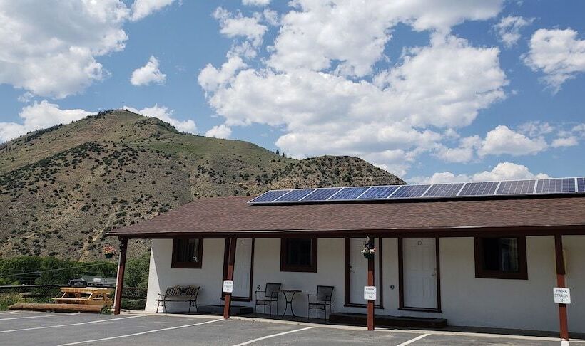 Canyon Motel Near Rocky Mountain National Park