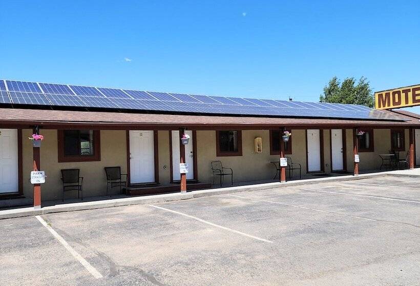 Canyon Motel Near Rocky Mountain National Park