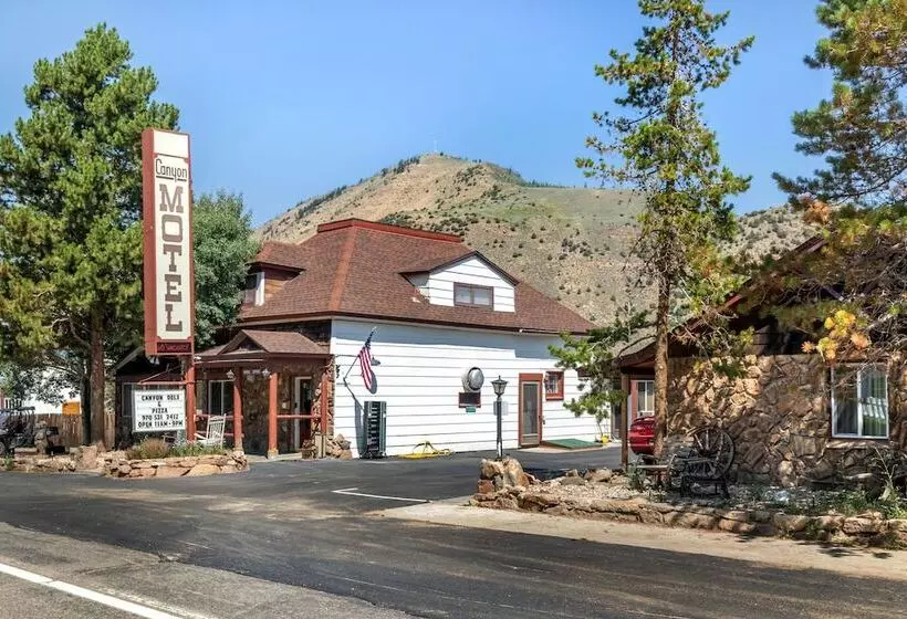 Canyon Motel Near Rocky Mountain National Park