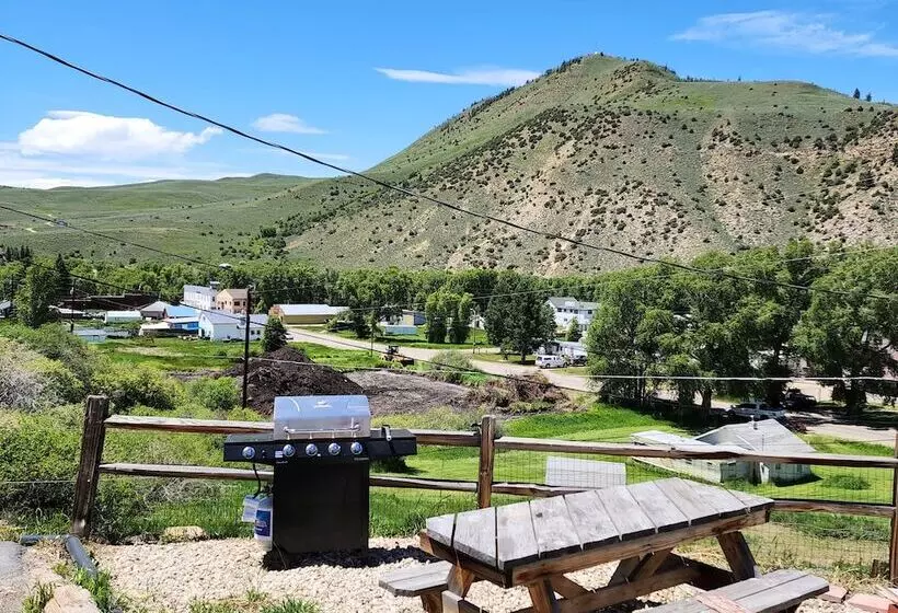 Canyon Motel Near Rocky Mountain National Park