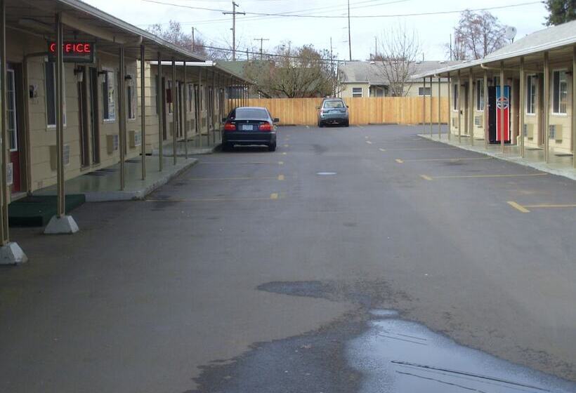 Cascade City Center Motel