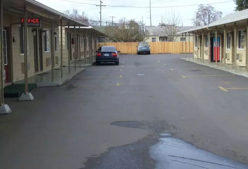 Cascade City Center Motel