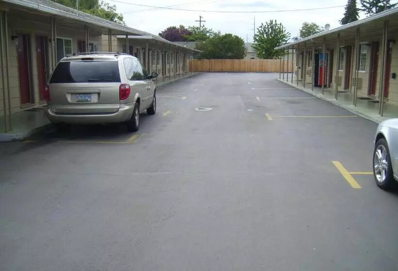 Cascade City Center Motel