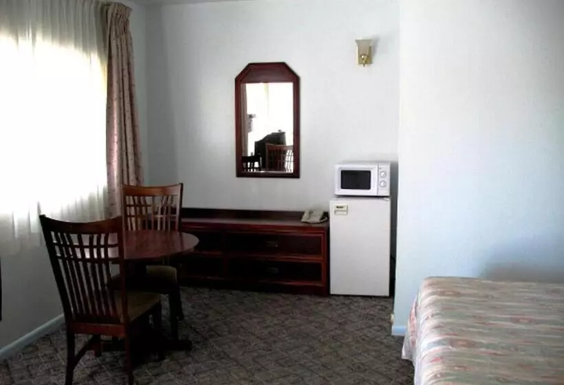 Golden West Motel